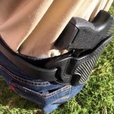 The-little-Sig-is-held-very-tight-to-my-side-but-the-draw-is-still-comfortable.